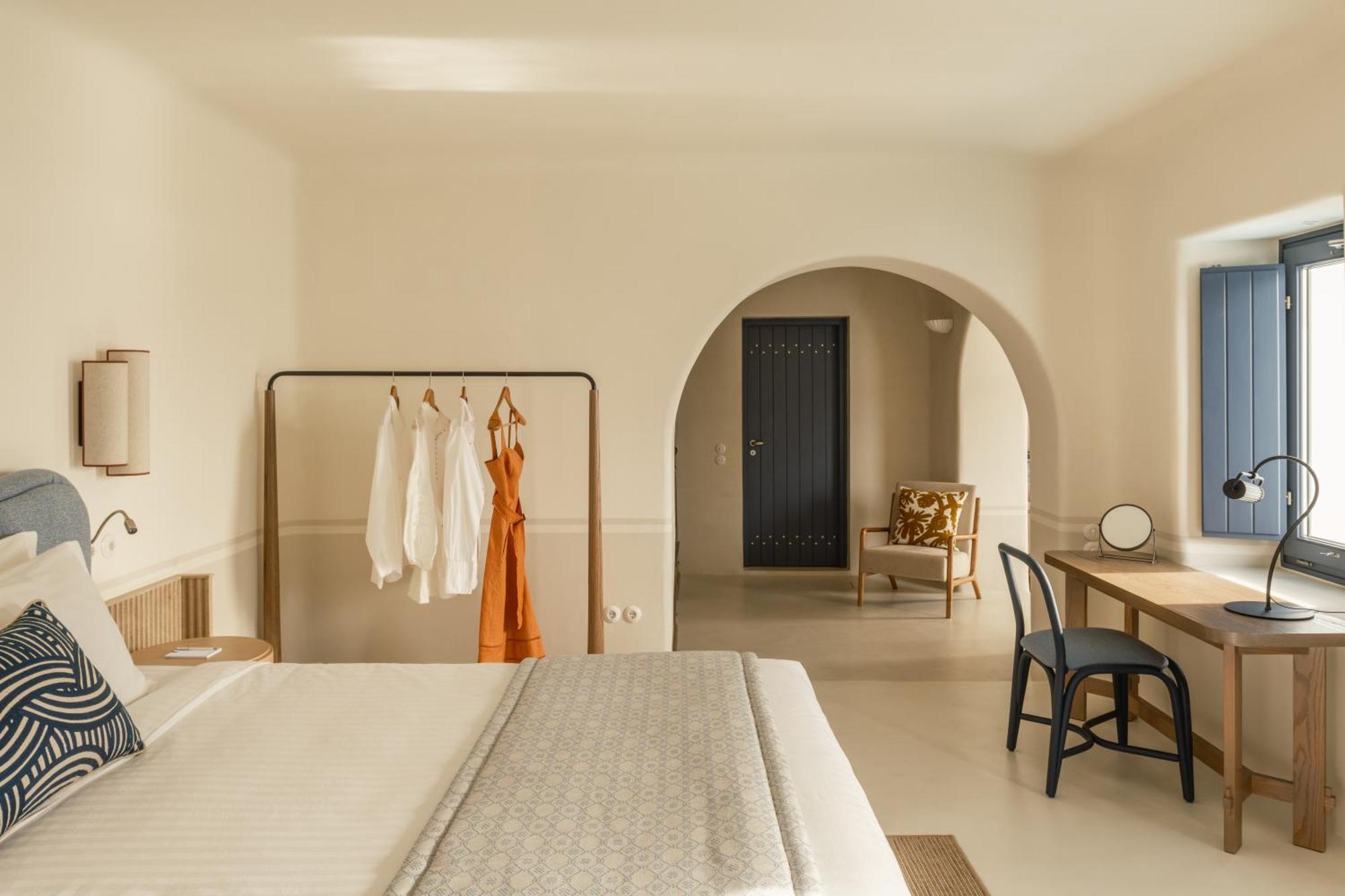 Homeric Poems Hotel Firostefani